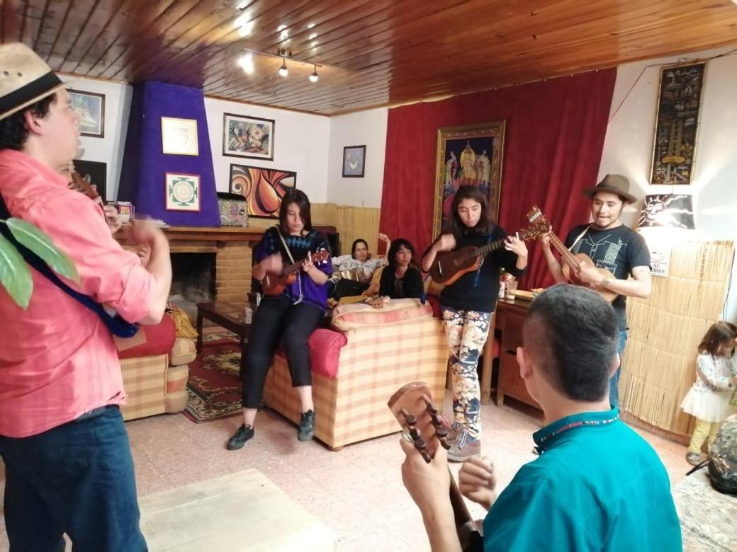 Casa Lothuz Spacio Cultural Y Disidente San Cristóbal de Las Casas エクステリア 写真
